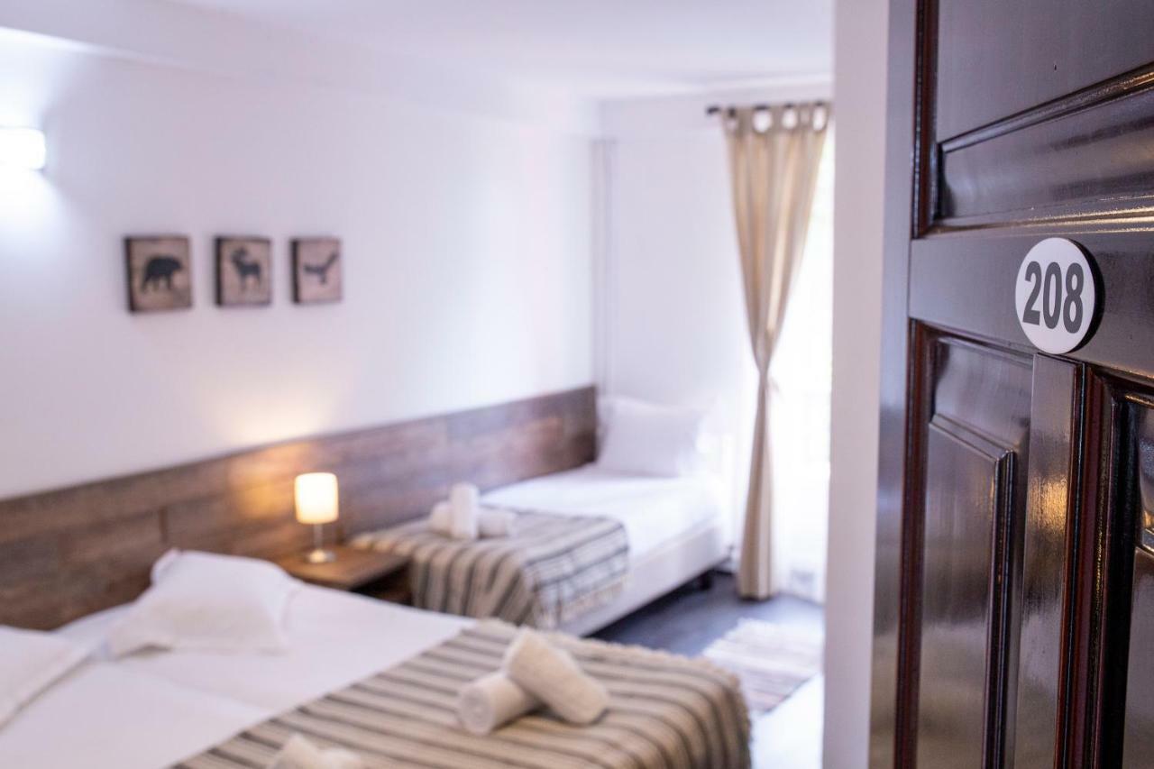 Hotel Floare De Colt Mînăstirea Humorului Exteriör bild